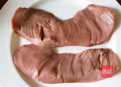 香菜拌猪腰的做法图解1