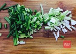 黑枸杞鲫鱼豆腐汤的做法图解2