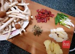 干煸茶树菇的做法图解1