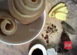 凉拌猪皮的做法图解1