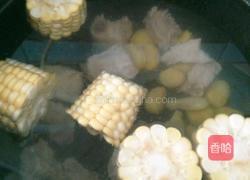 板栗玉米排骨汤的做法图解7