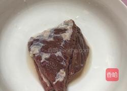 土豆烧牛腩的做法图解1