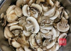肉炒口蘑的做法图解1