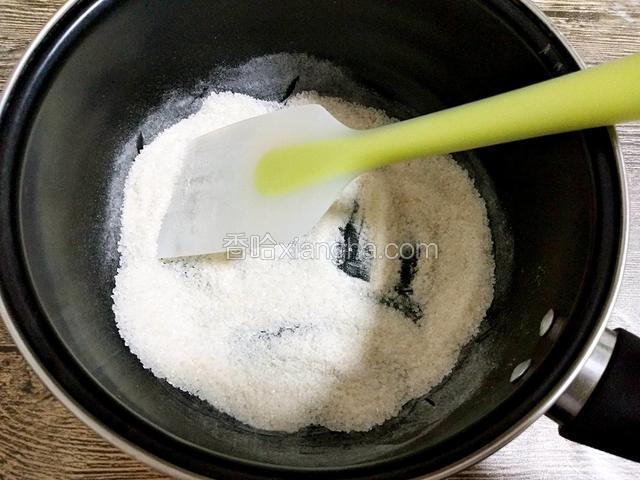 把白砂糖和吉利丁粉搅拌均匀