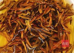 笋干黄花菜炖猪蹄的做法图解1