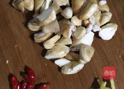 拆骨肉炒菱角的做法图解1