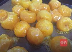 蛋黄焗南瓜的做法图解2