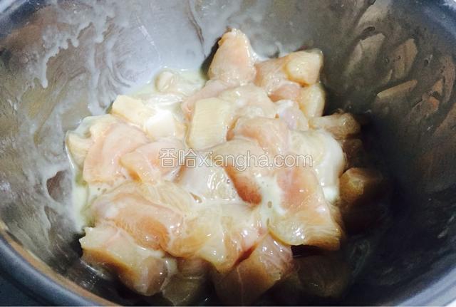 抓匀，腌制半小时以上