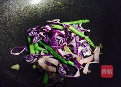 米线花样吃—黑椒炒米线的做法图解6