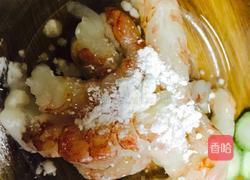咸蛋黄鲜虾汤的做法图解3