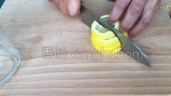柠檬蜂蜜水的做法图解3