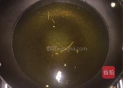 南乳汁煮炸河虾的做法图解2