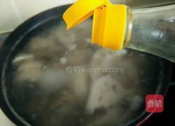 红枣莲藕大骨汤的做法图解8