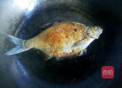 老干妈煎武昌鱼的做法图解5