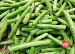 豆角炒肉的做法图解2