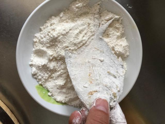 拍干面粉
