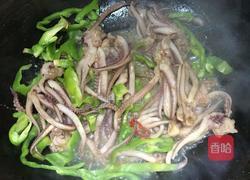 青椒鱿鱼的做法图解2