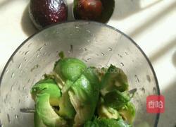 牛油果香蕉奶昔的做法图解2