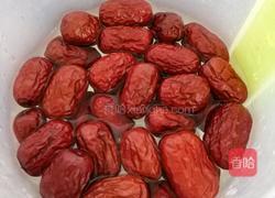 电饭煲红枣面包的做法图解1