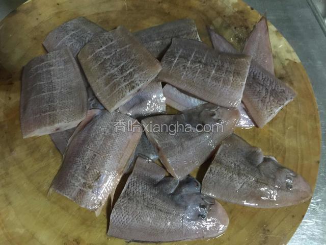 斩三段，中间厚的打花刀