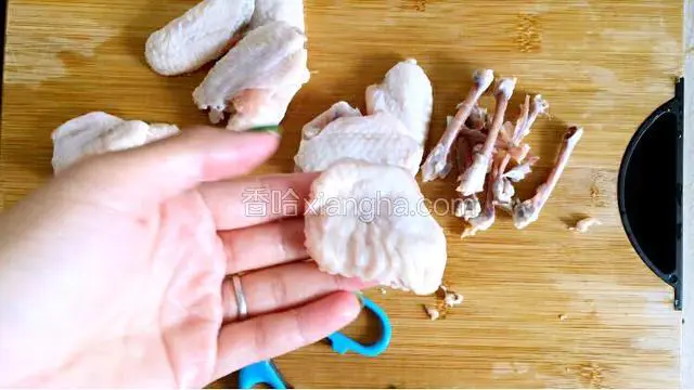 这是取出骨头的鸡翅