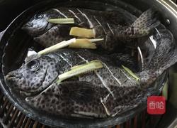 油泼斑石雕鱼的做法图解4