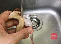 松茸炖乌鸡的做法图解2