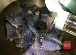 松茸炖乌鸡的做法图解3