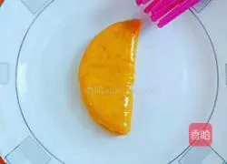 Illustration of how to make pumpkin rolls 7