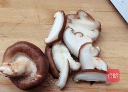 排骨番茄香菇汤的做法图解2