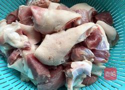 黄豆猪蹄的做法图解1