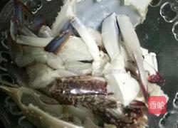 梭子蟹炒年糕的做法图解1