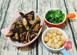 牛肝菌排骨干贝海虾粥的做法图解1