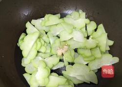 鸡蛋炒佛手瓜的做法图解7