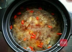 蔓越莓桃胶百合银耳羹的做法图解13