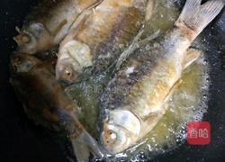 农家地锅鱼的做法图解3