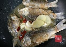 农家地锅鱼的做法图解4