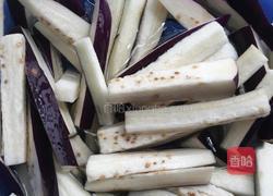 香菇鱿鱼丝烧茄子的做法图解1