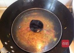 火腿肠闷面的做法图解5