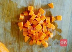 毛豆炒胡萝卜粒的做法图解2