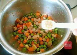 毛豆炒胡萝卜粒的做法图解10