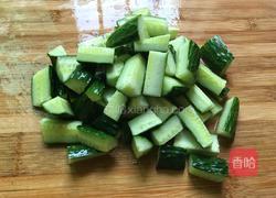 凉拌黄瓜的做法图解1