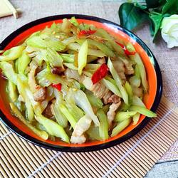 西芹炒肉/芹菜炒肉的做法[图]