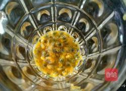 百香果果汁的做法图解3