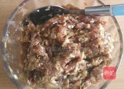 酸辣生汆肉丸汤的做法图解1
