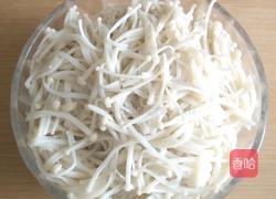 酸辣生汆肉丸汤的做法图解3