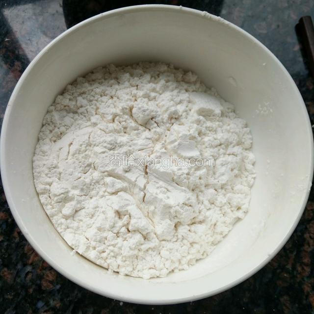 炒到微微发黄就证明炒熟了