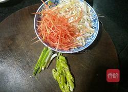 鸡蛋炒河粉的做法图解2