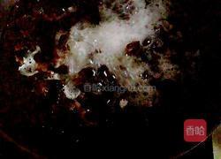 洋葱芹菜拌木耳的做法图解3