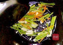 洋葱芹菜拌木耳的做法图解5